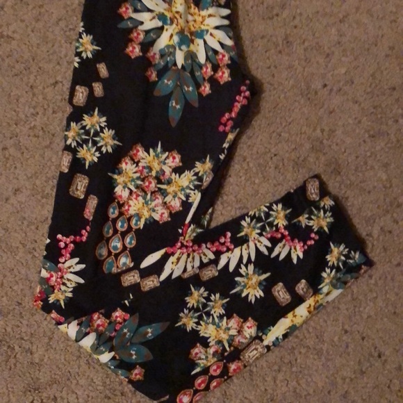 Soft Leggings - Picture 2 of 3